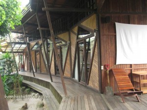 accommodation, Bed and Breakfast, Borneo, Central Kalimantan Tengah, homestay, hotel, indonesia, jungle stay, resort, Wisma, Swimming pool,