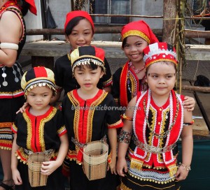 authentic, indigenous, native, tribal, culture, backpackers, village, Serian, Malaysia, Borneo, Gawai Padi, paddy harvest festival, thanksgiving, Tourism, tourist attraction, travel guide, 沙捞越丰收节日