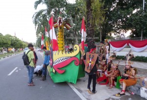 indigenous, cultural dance, Borneo, 中加里曼丹, Palangka Raya, carnival, event, street parade, Obyek wisata, Ethnic, native, Suku Dayak, Tourism, traditional, travel guide, tribal,