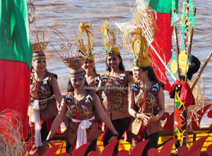 River Parade, Lomba Jukung, Festival budaya, Isen Mulang, Pesta adat, Authentic, Borneo, Kalteng, Palangkaraya, culture, native, Sungai Kahayan, Obyek wisata, Tourism, traditional, tribe