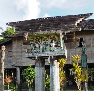 tomb, ancestral bone house, Hindu Kaharingan, religion, authentic, indigenous, Borneo, Desa Tumbang Malahoi, Gunung Mas, culture, Dayak Ngaju, longhouse, tourist attraction, travel guide, tribal, traditional