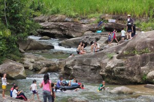 family holiday, adventure, nature, outdoor, River, Borneo Heights, Kampung Parang, village, Community Service, seva, education, native, dayak bidayuh, tribe, 沙捞越,