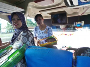 backpackers, Tourism, Kalimantan Selatan, East Kalimantan, bus, transportaion,