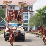cultural parade, Paddy Harverst Festival, authentic, Dayak Kanayatn, native, tribe, Borneo, West Kalimantan, Landak, Tourism, obyek wisata, traditional, travel guide, village, 西加里曼丹丰收节日,