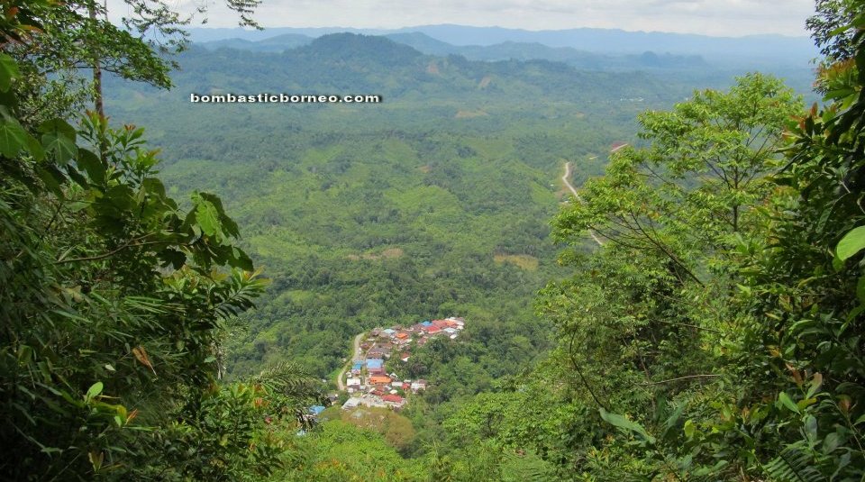 mountain, lookout point, adventure, nature, outdoor, jungle trekking, traditional, backpackers, dayak bidayuh, native, Borneo, Tourism, travel guide, transborder, 婆罗洲砂拉越