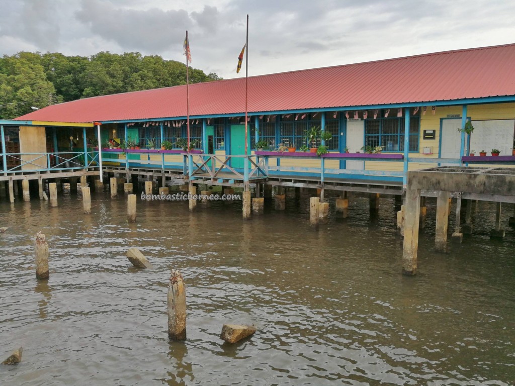 Kampung Melayu, Malay, nelayan, fishing village, water village, floating house, traditional, Borneo, Malaysia, Tourism, tourist attraction, travel guide,