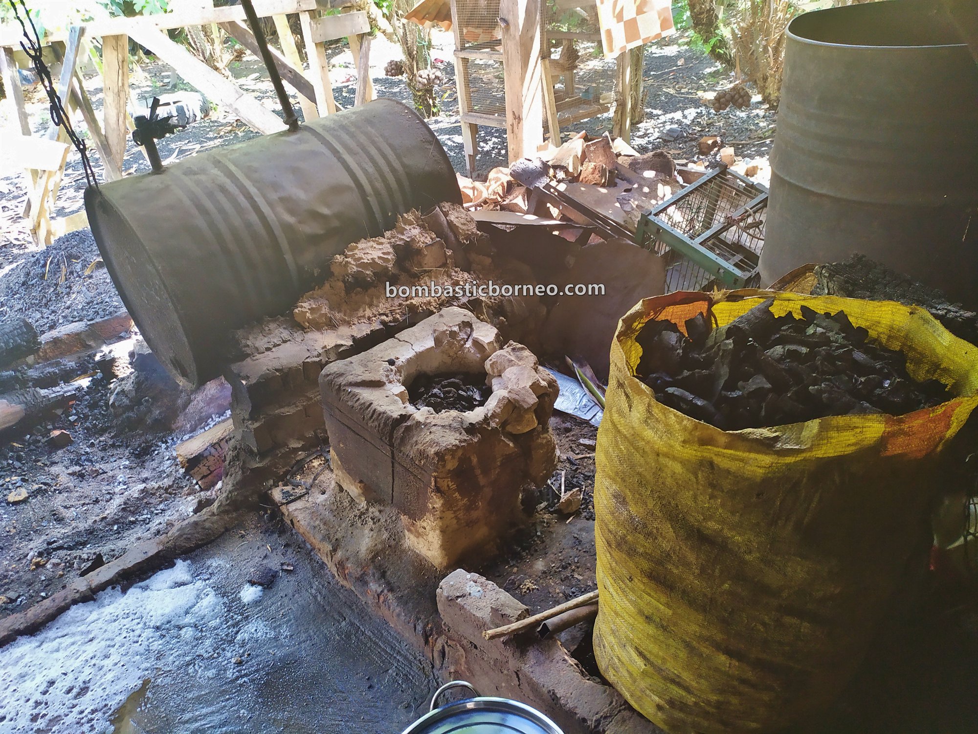 tofu making, traditional, exploration, backpackers, Indonesia, Interior village, Highlands, native, tribal, Tourism, tourist attraction, travel guide, Borneo, 印尼豆腐制作, 婆罗洲北加里曼丹