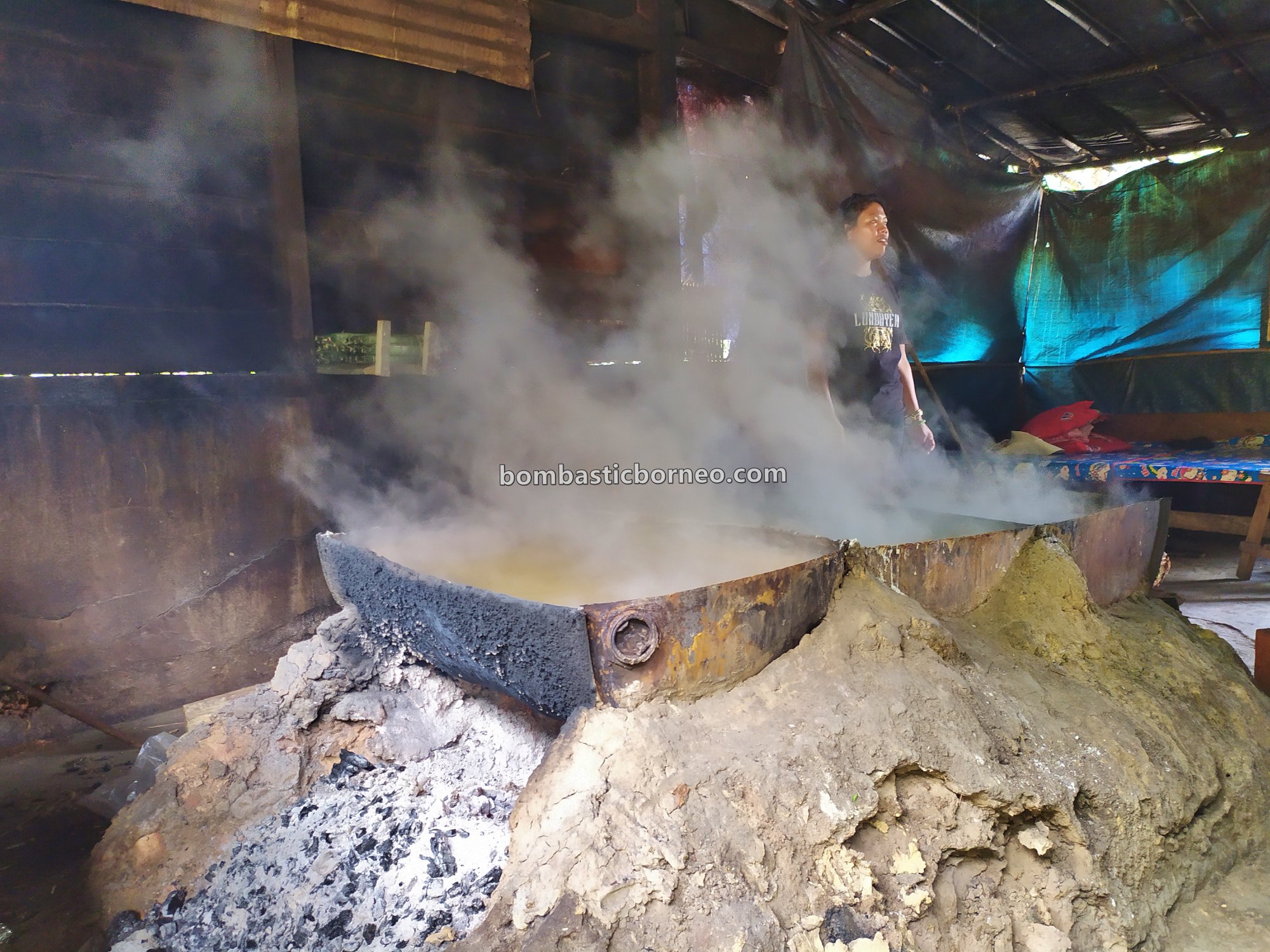 salt spring, Long Midang, authentic, traditional, exploration, Indonesia, Nunukan, Highlands, Tourism, tourist attraction, travel guide, Borneo, 探索婆罗洲游踪, 北加里曼丹高山盐, 印尼原住民部落