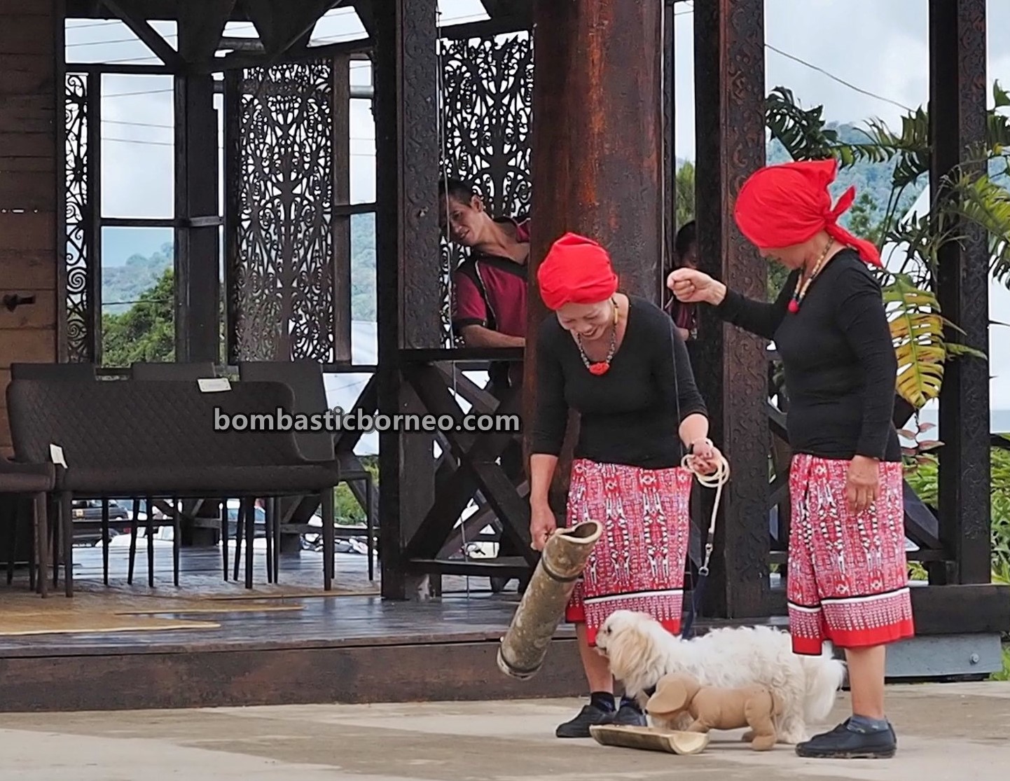 traditional dance, authentic, indigenous, destination, exploration, Ethnic, native, tribe, Kelabit Highlands, event, Malaysia, travel, Borneo, 马来西亚砂拉越高原, 巴里奥加拉毕族文化