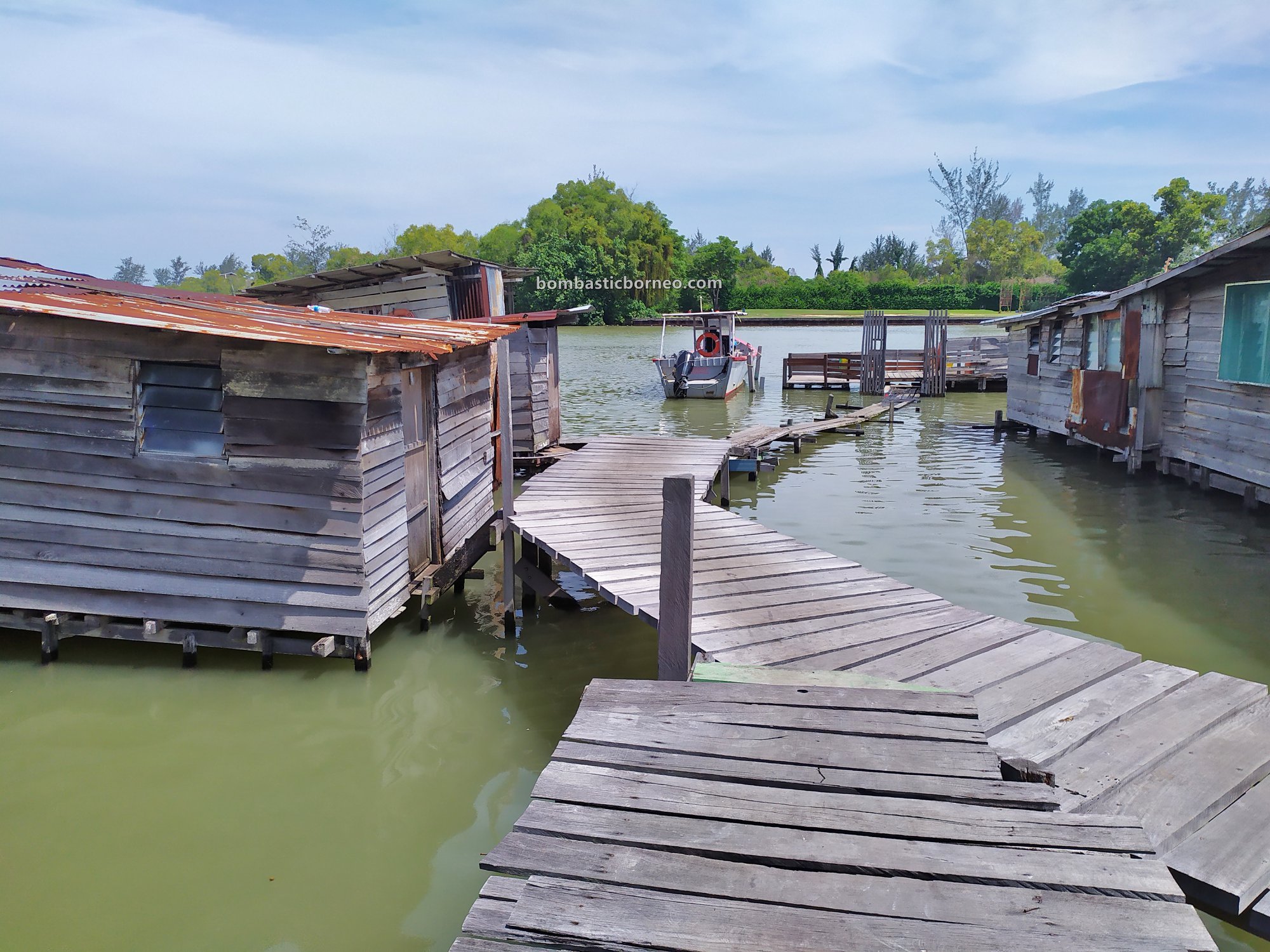 Sarawak, backpackers, destination, Discover Miri City, exploration, floating house, rumah terapung. Miri waterfront, Malaysia, Seahorse, Tourism, tourist attraction, travel guide, Borneo